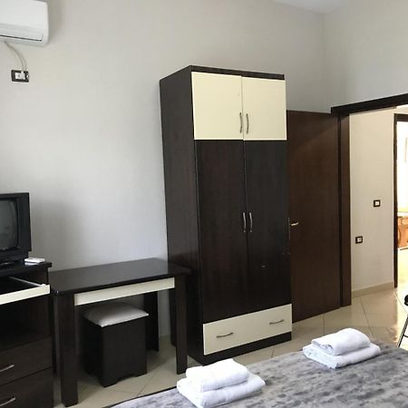 Hotel Camping Lini Стая снимка